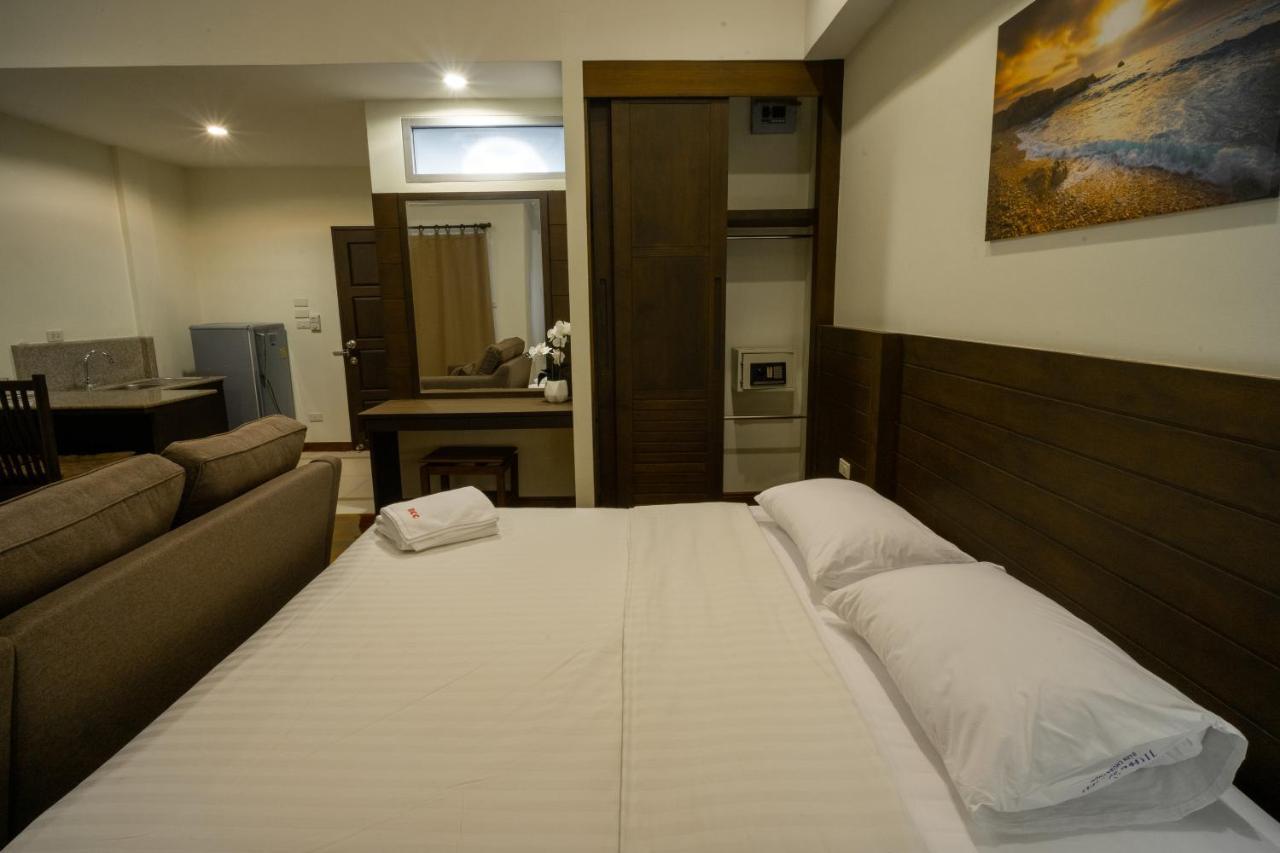 Baan Chuan Chom Pattaya Hotel Екстериор снимка