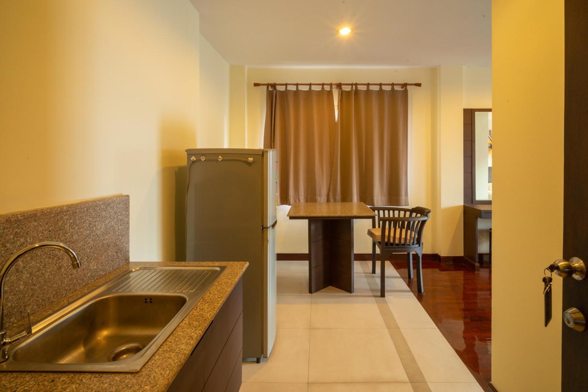 Baan Chuan Chom Pattaya Hotel Екстериор снимка