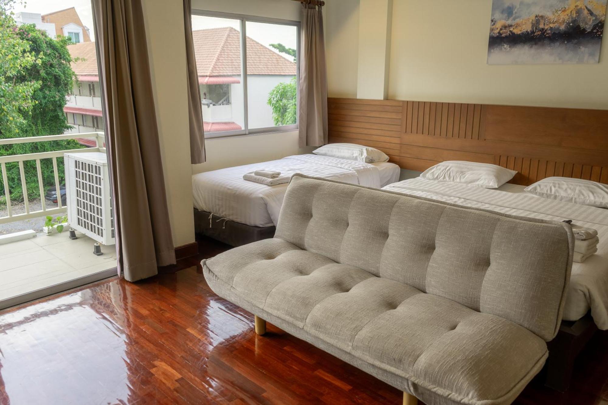 Baan Chuan Chom Pattaya Hotel Екстериор снимка